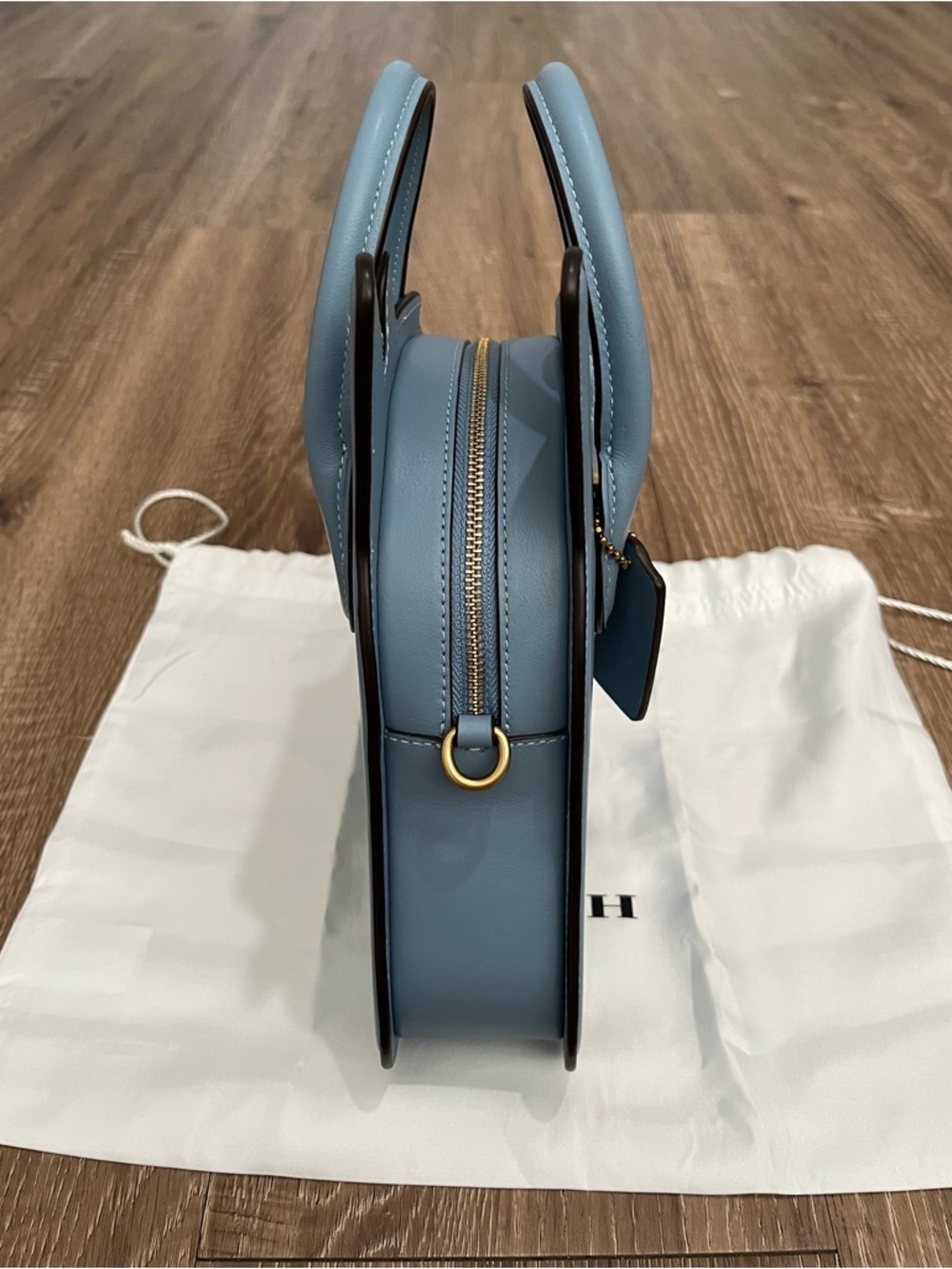Coach Unicorn Bag
In Regenerative Leather - Picture 3 of 9